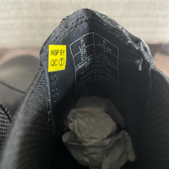 ❗️SOLD❗️Women’s platform Dr. Marten Chelsea Boot size 7 - Picture 6 of 12